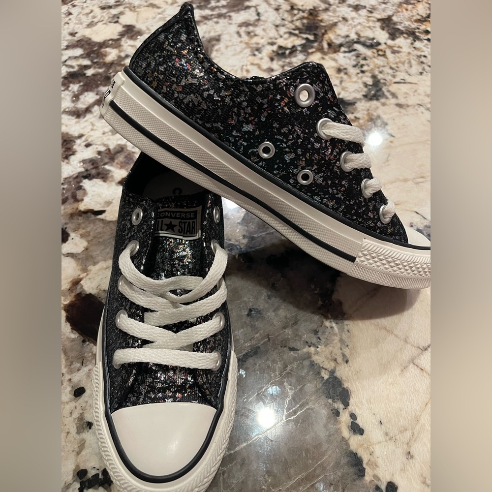 NEW In Box Converse Chuck Taylor All Star with Multicolor Glitter
